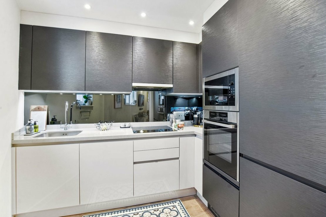 2 bedroom Flat for sale in 206 Archway Road-view7