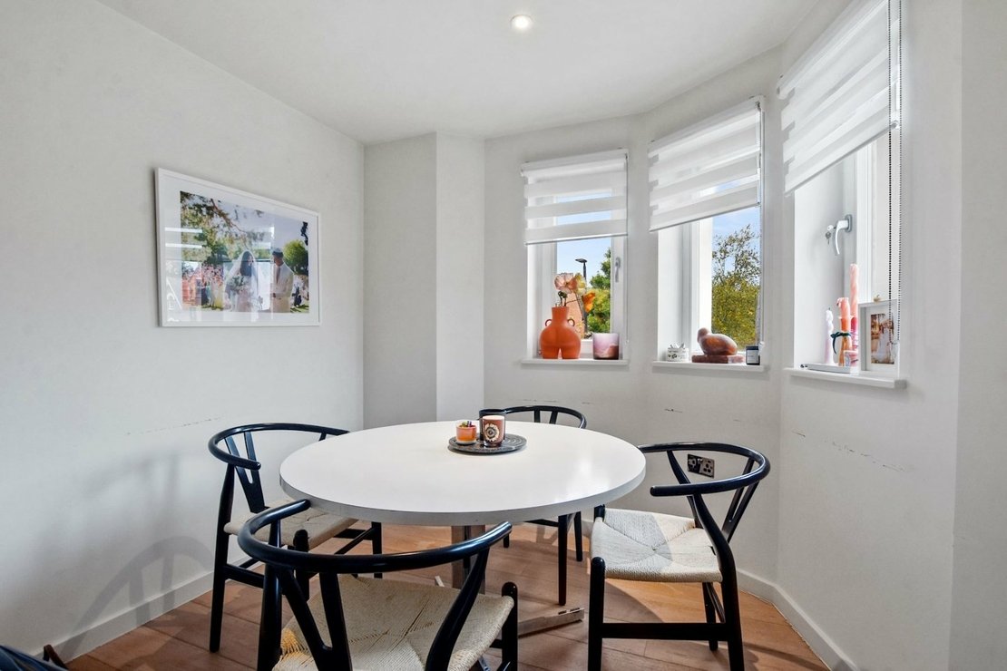 2 bedroom Flat for sale in 206 Archway Road-view5