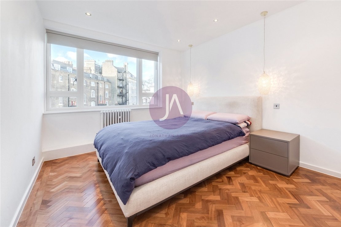 1 bedroom Flat for sale in 22 Park Crescent-view3