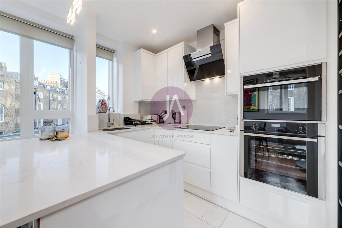 1 bedroom Flat for sale in 22 Park Crescent-view5