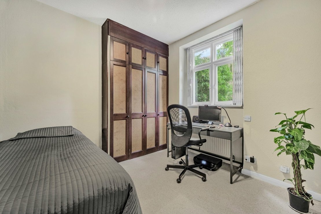 2 bedroom Flat for sale in 69 Marlborough Place-view6