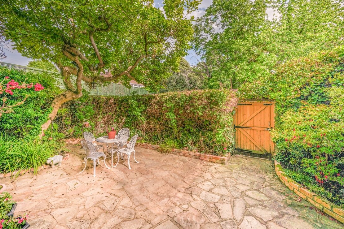 2 bedroom Flat for sale in 69 Marlborough Place-view8