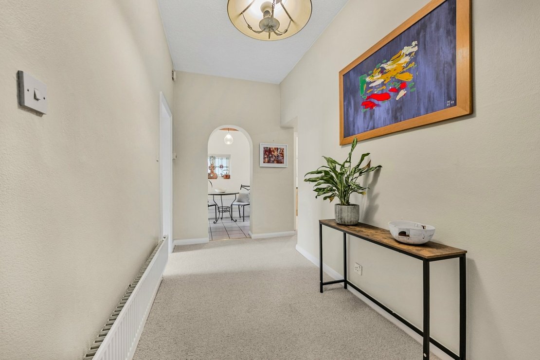 2 bedroom Flat for sale in 69 Marlborough Place-view10