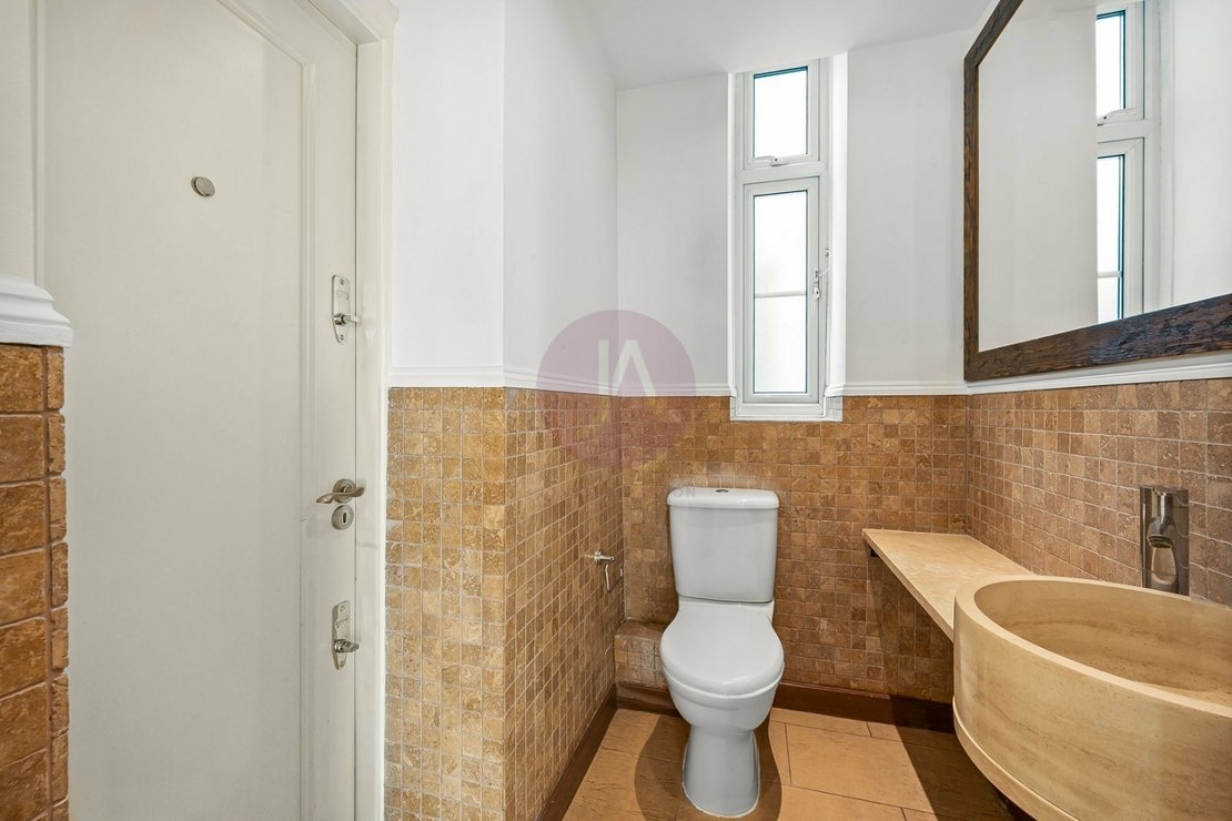 4 bedroom Flat for sale in Abbey Lodge-view15