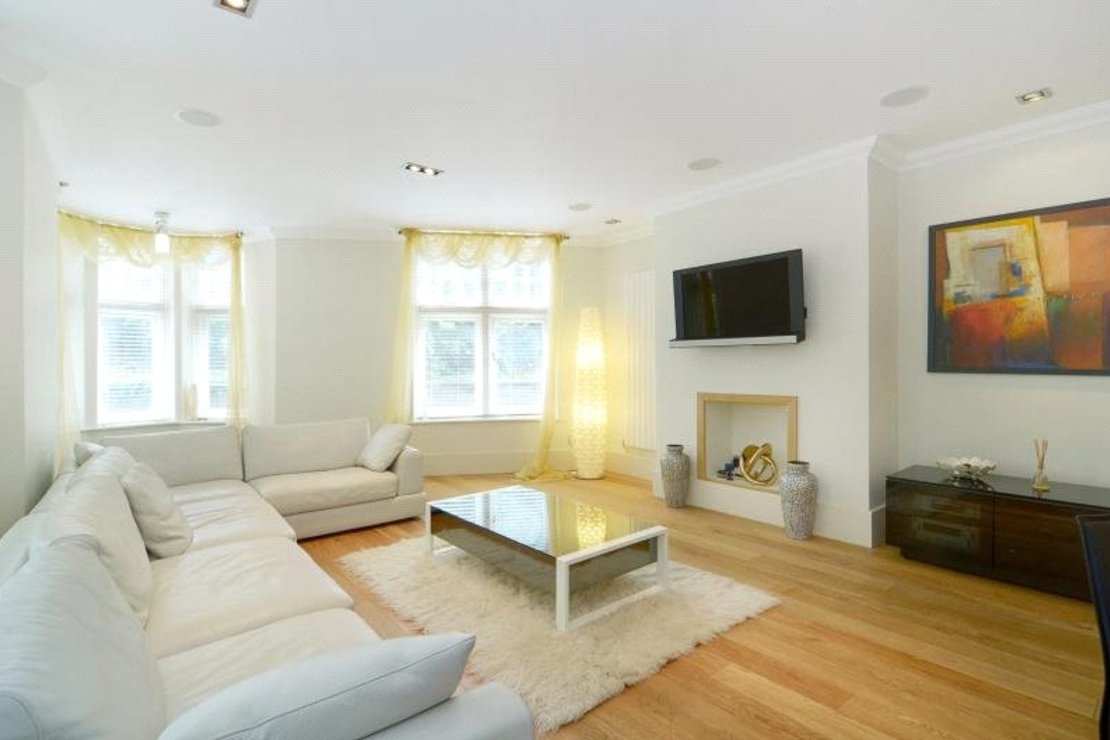 4 bedroom Flat for sale in Albermarle Mansions-view4