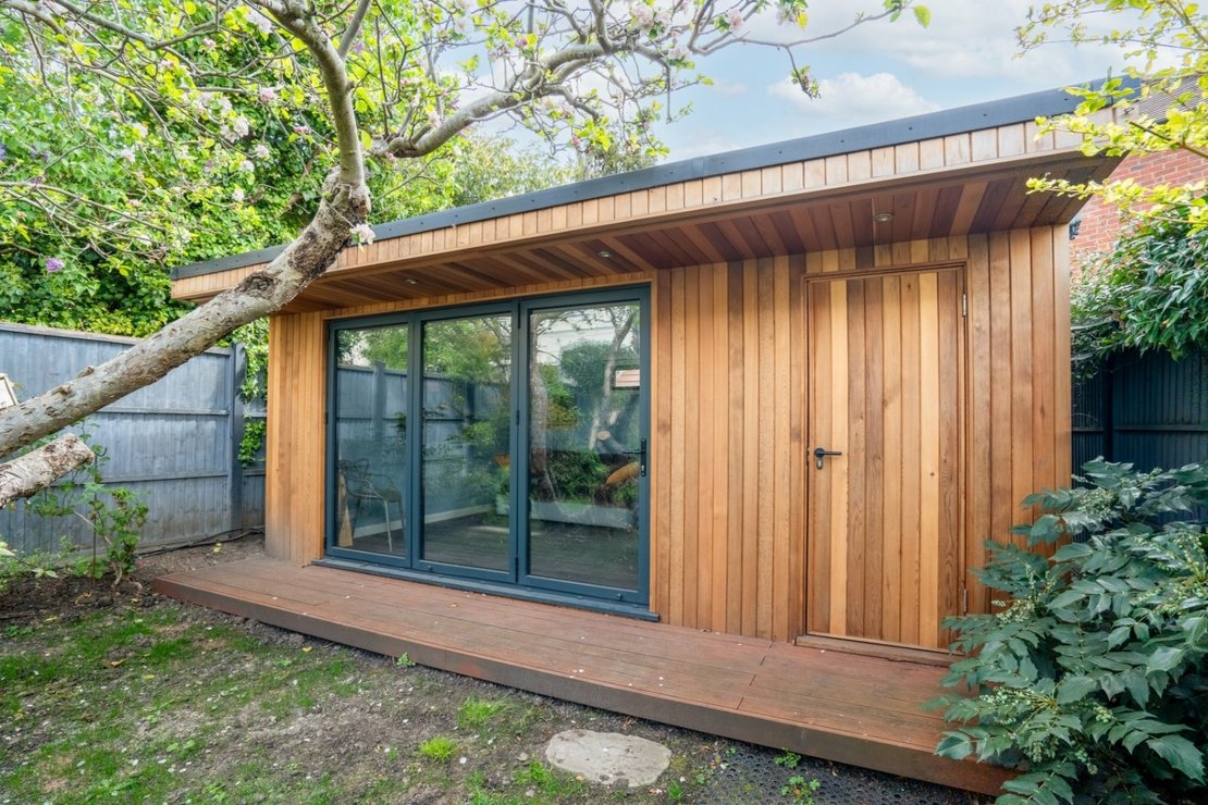 4 bedroom House for sale in All Souls Avenue-view12