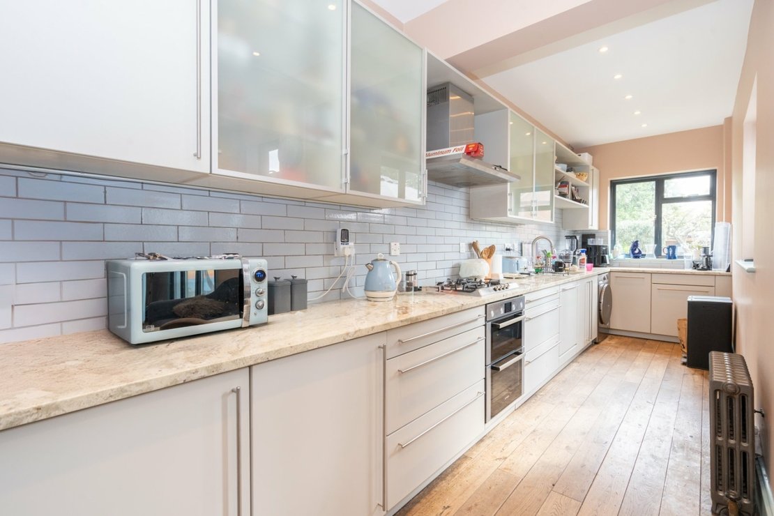 4 bedroom House for sale in All Souls Avenue-view6