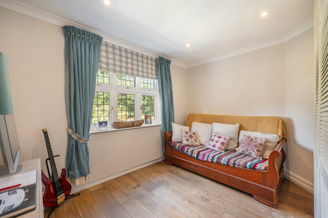 6 bedroom House for sale in Alverstone Road-view14