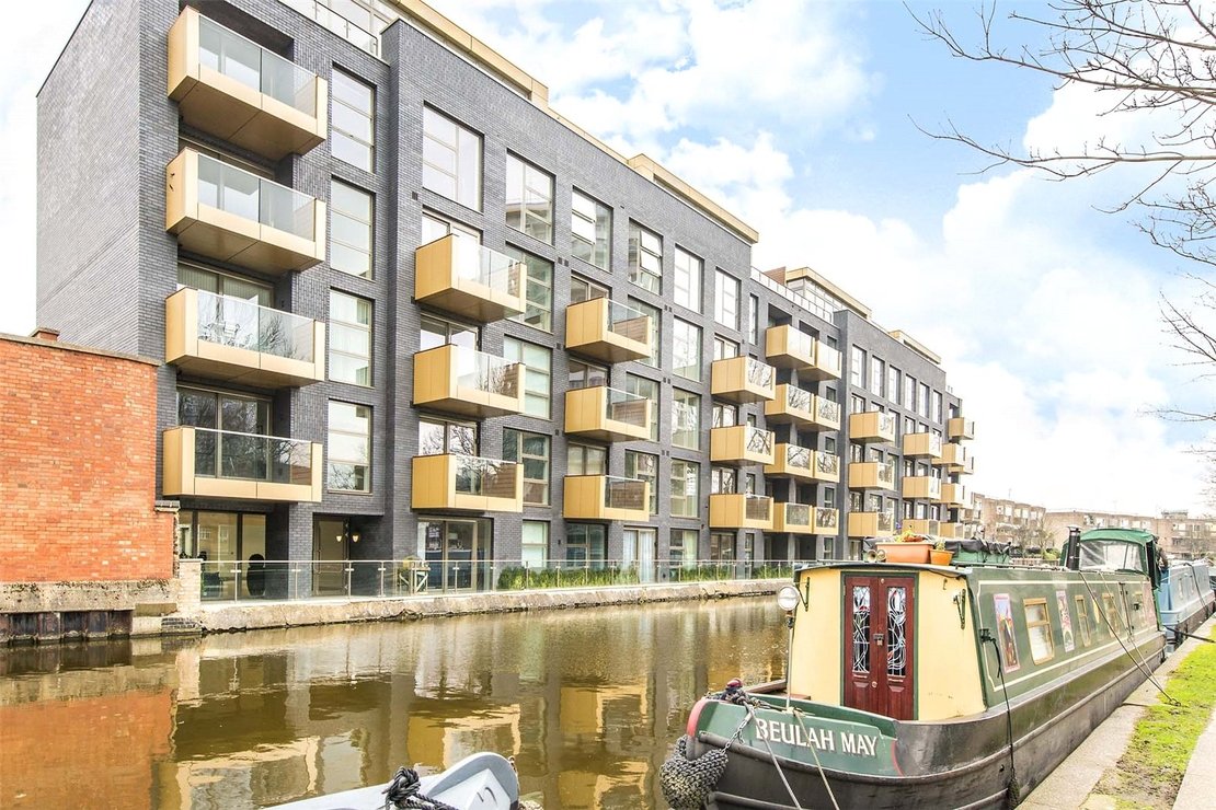 2 bedroom Flat for sale in Amberley Waterfront-view4
