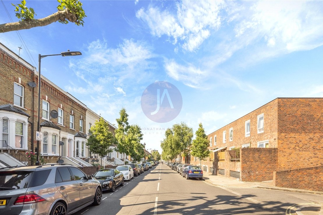1 bedroom Flat for sale in Ashmore Road-view8