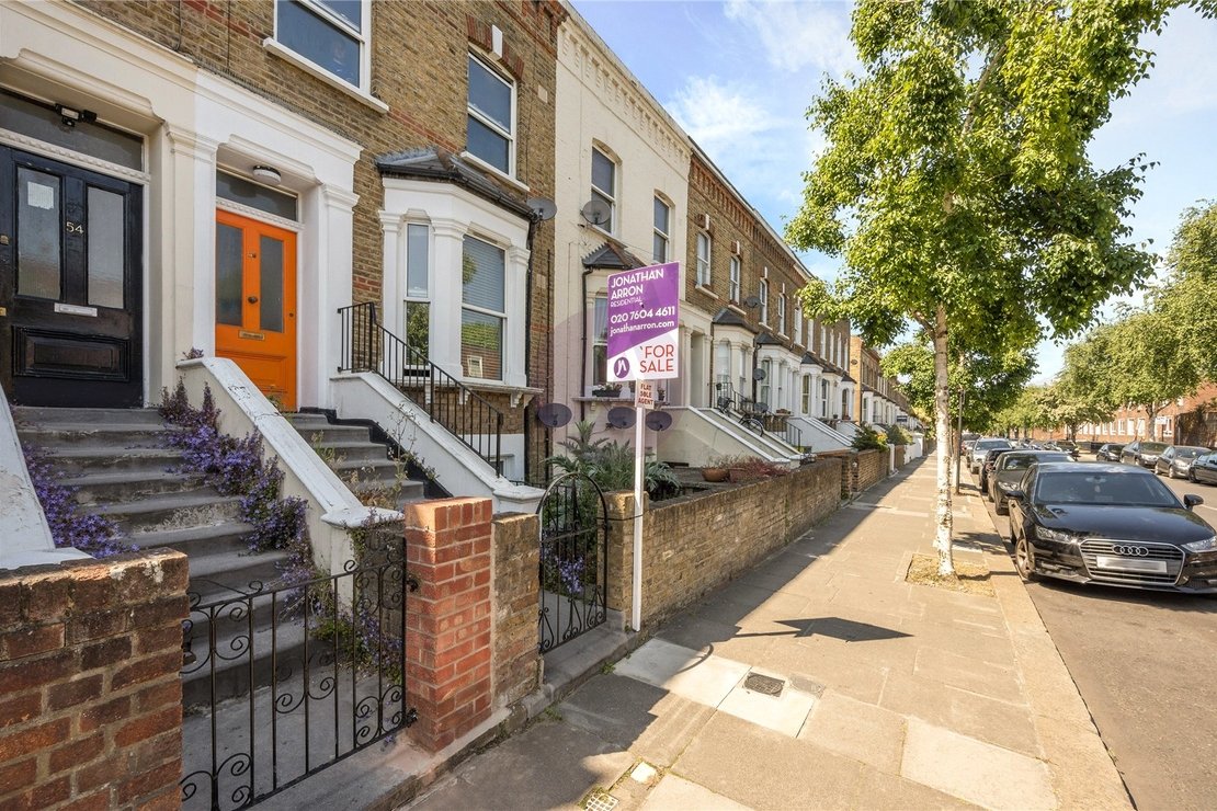 1 bedroom Flat for sale in Ashmore Road-view9