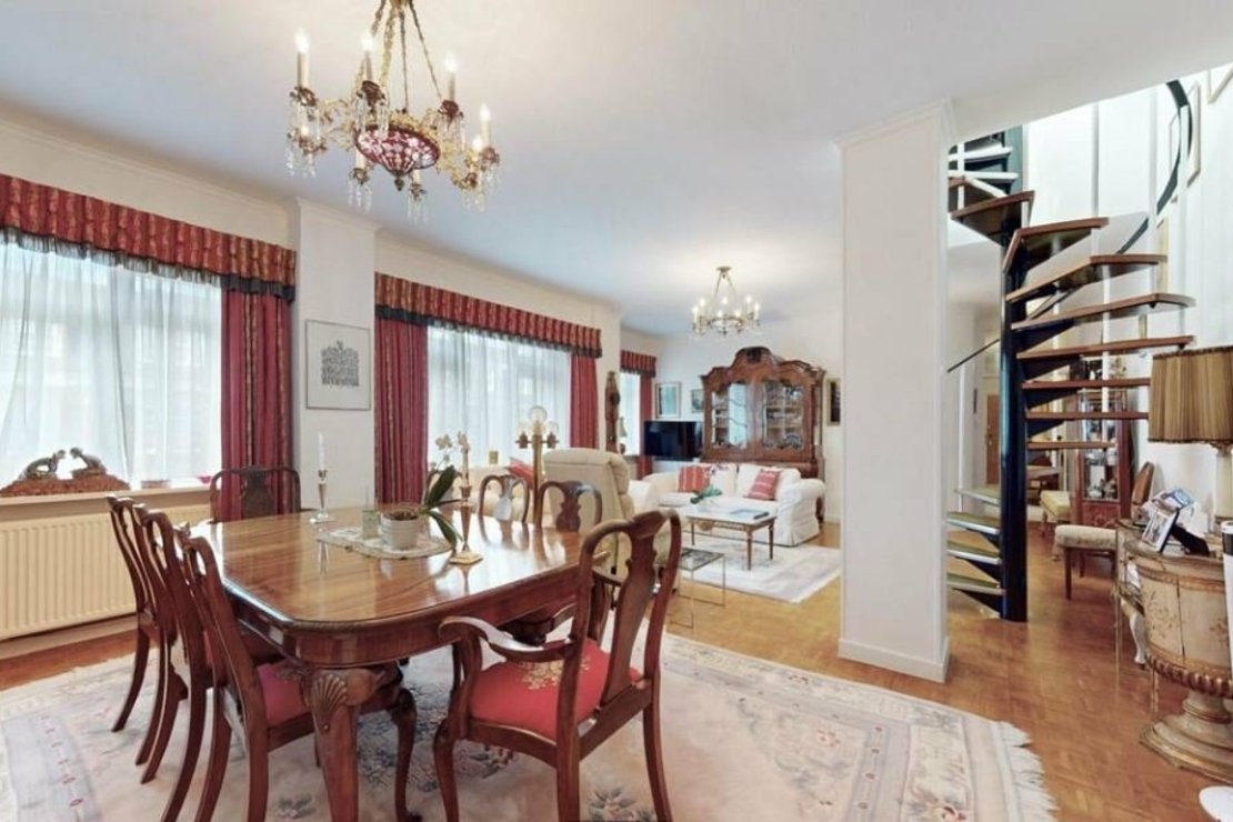 3 bedroom Flat for sale in Avenue Close-view9