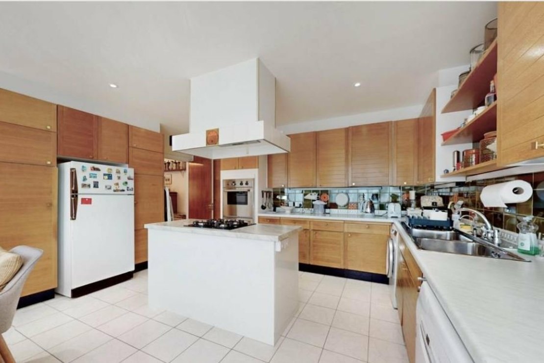 3 bedroom Flat for sale in Avenue Close-view5