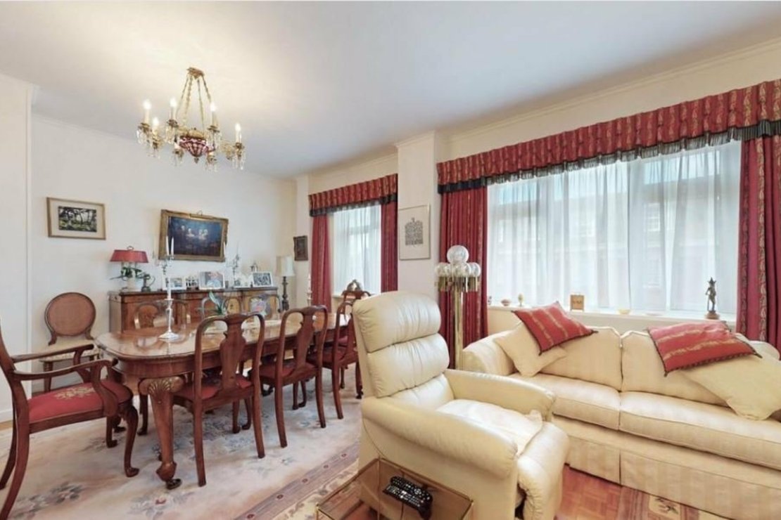 3 bedroom Flat for sale in Avenue Close-view8
