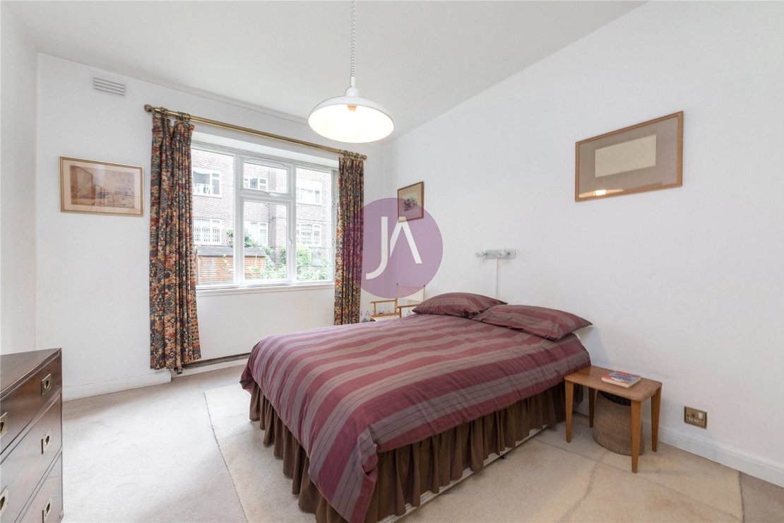 3 bedroom Flat for sale in Avenue Close-view4