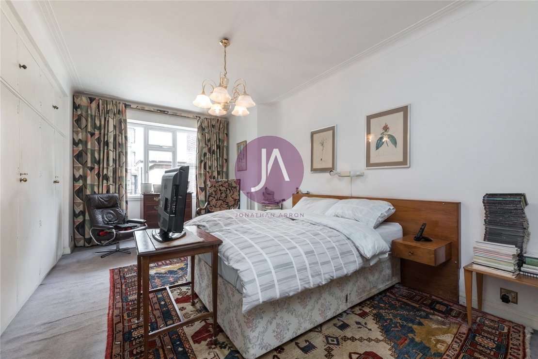 3 bedroom Flat for sale in Avenue Close-view9