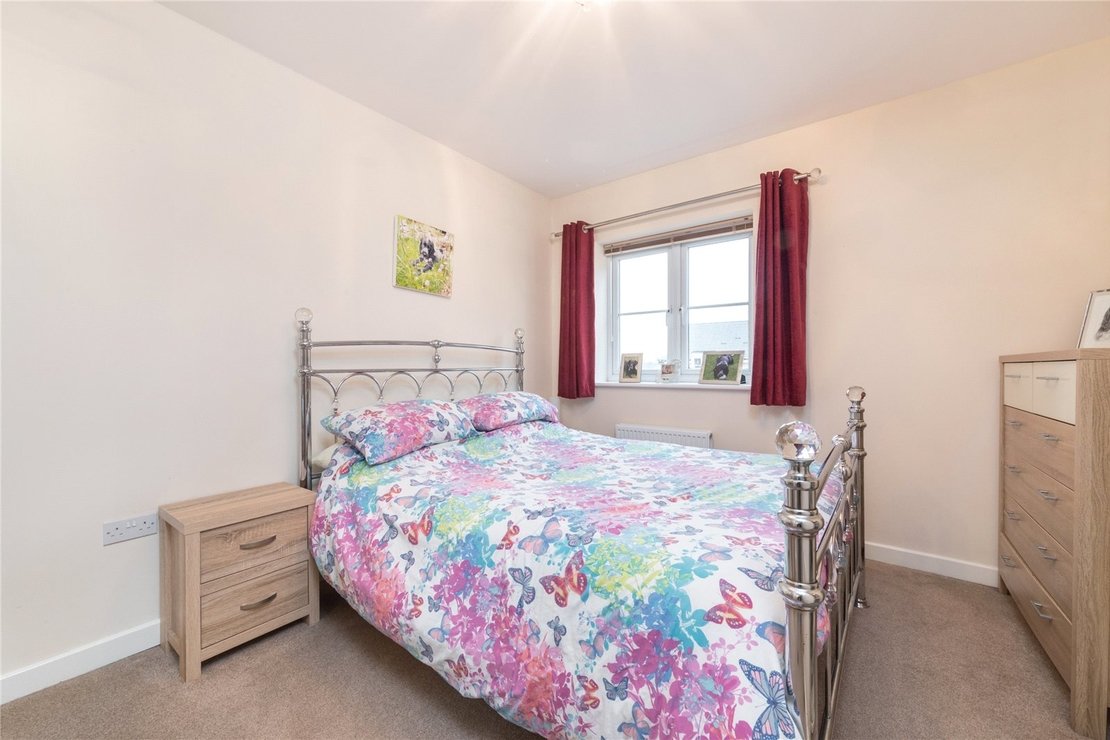 2 bedroom Flat for sale in Blake Court-view3