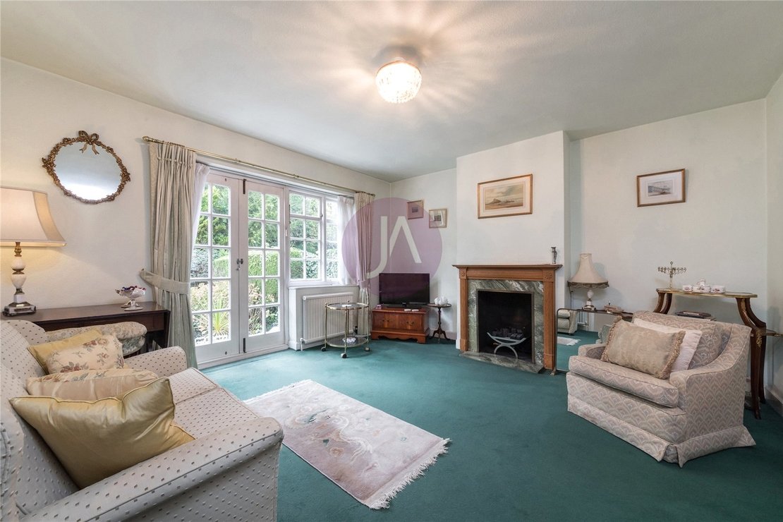 3 bedroom House for sale in Brookland Close-view2