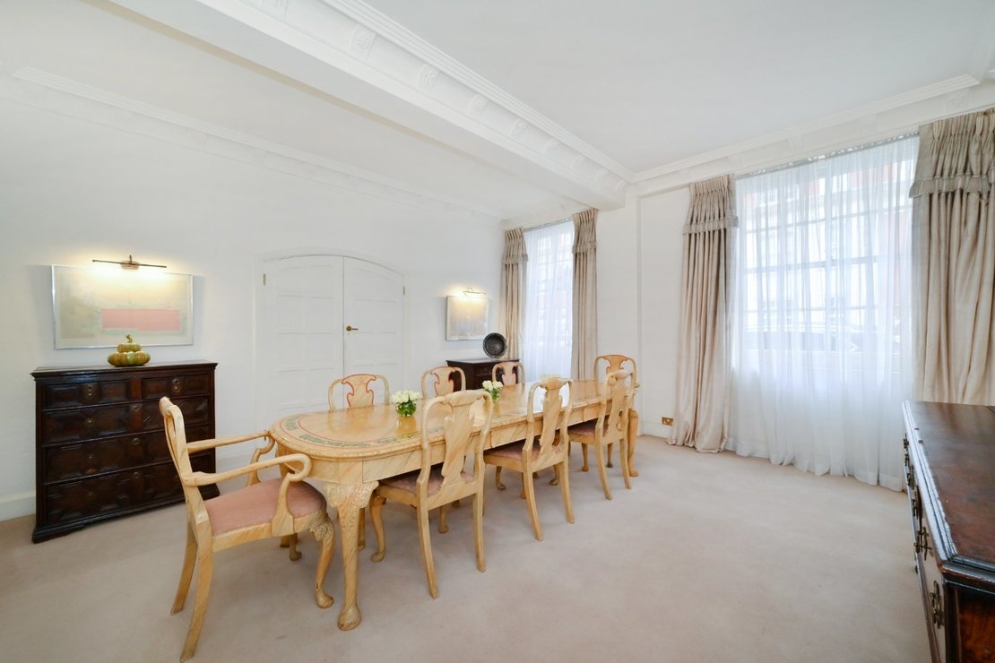 6 bedroom Flat for sale in Bryanston Court-view9