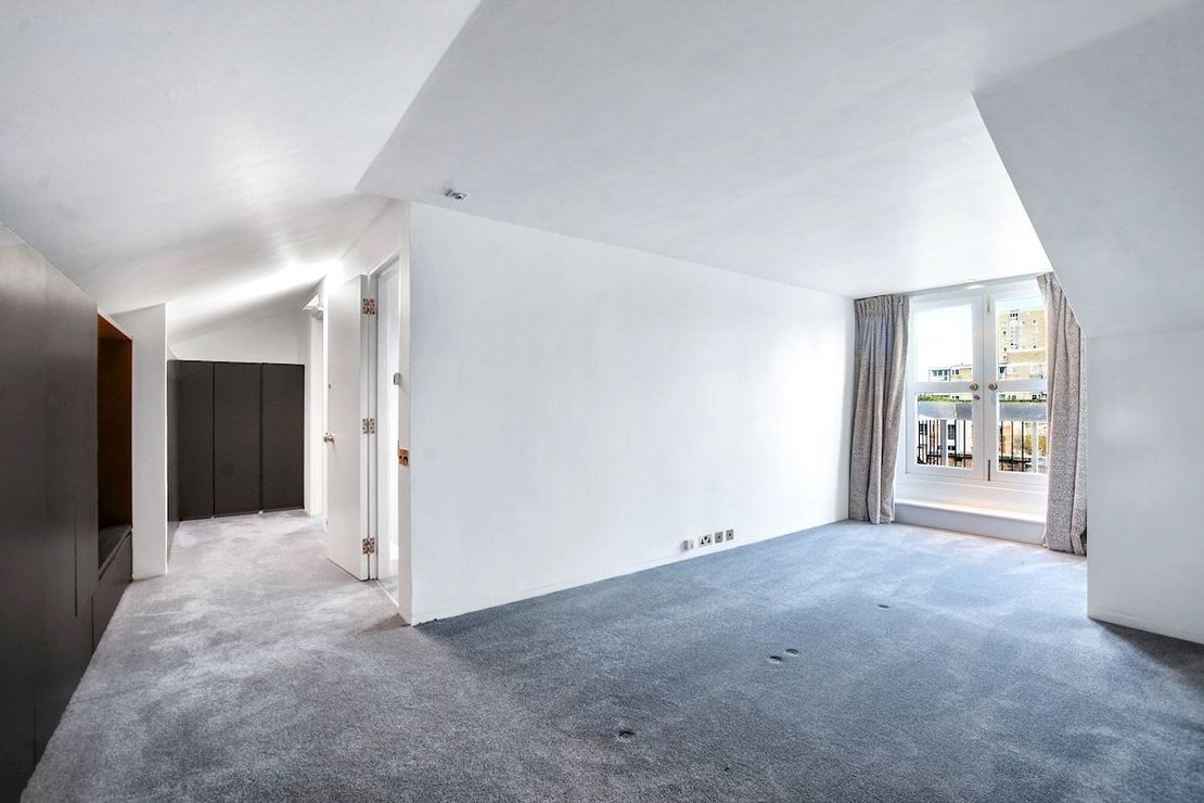 4 bedroom Flat for sale in Cambridge Gate-view9