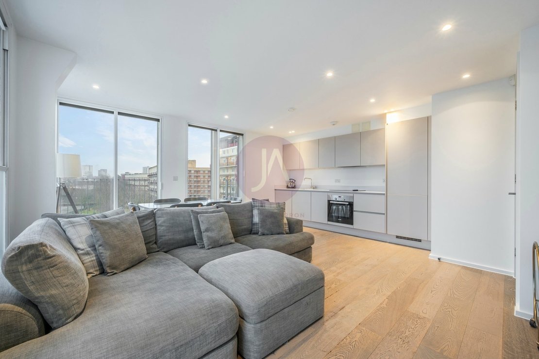 1 bedroom Flat for sale in Canterbury House-view1