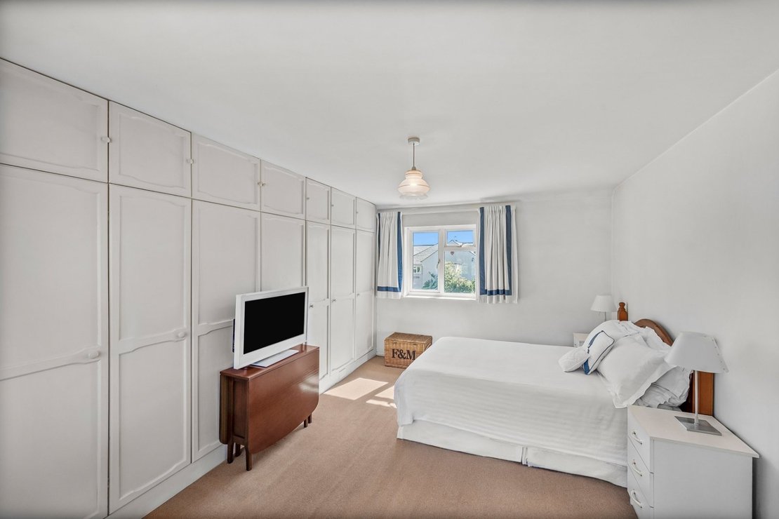 4 bedroom House for sale in Carlisle Avenue-view5