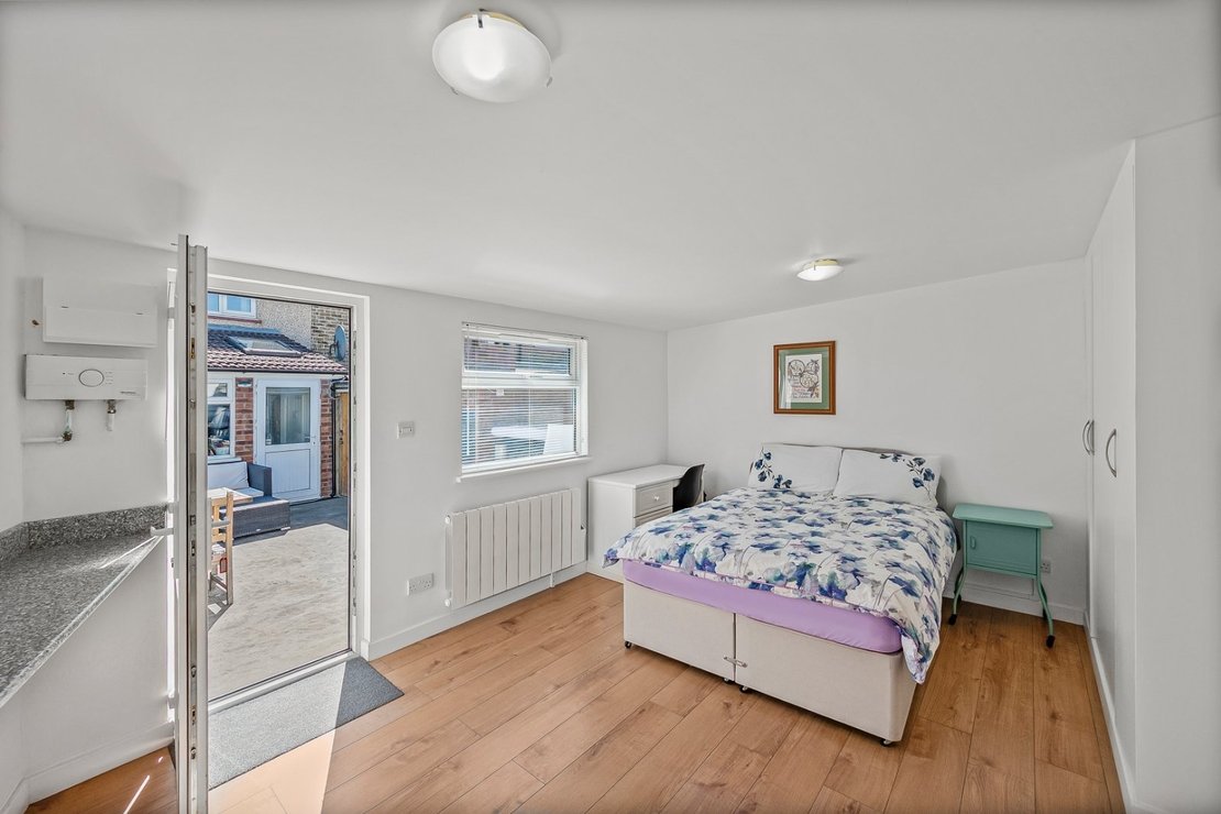 4 bedroom House for sale in Carlisle Avenue-view11