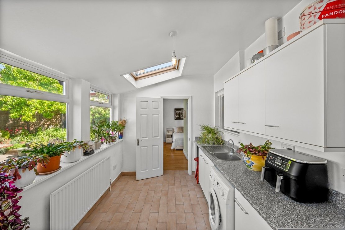 4 bedroom House for sale in Carlisle Avenue-view4