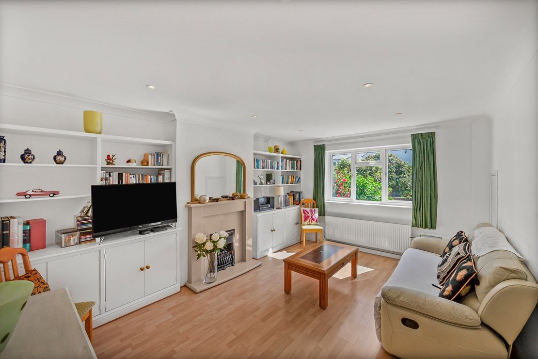 4 bedroom House for sale in Carlisle Avenue-view13