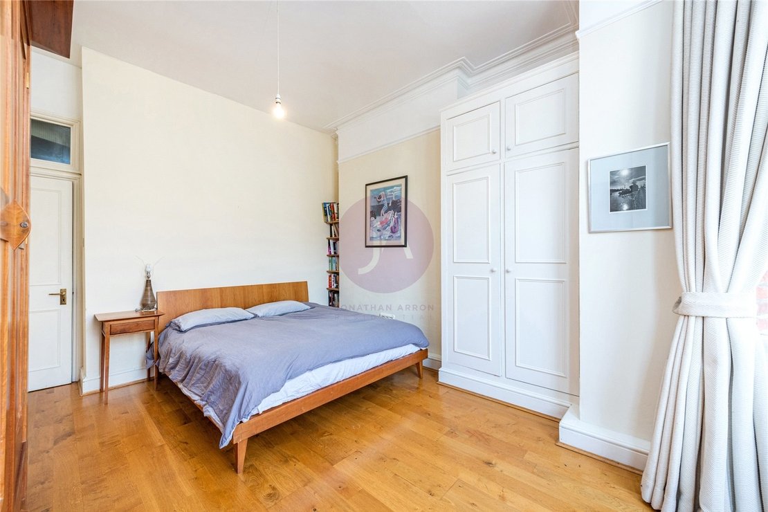 2 bedroom Flat for sale in Castellain Road-view7