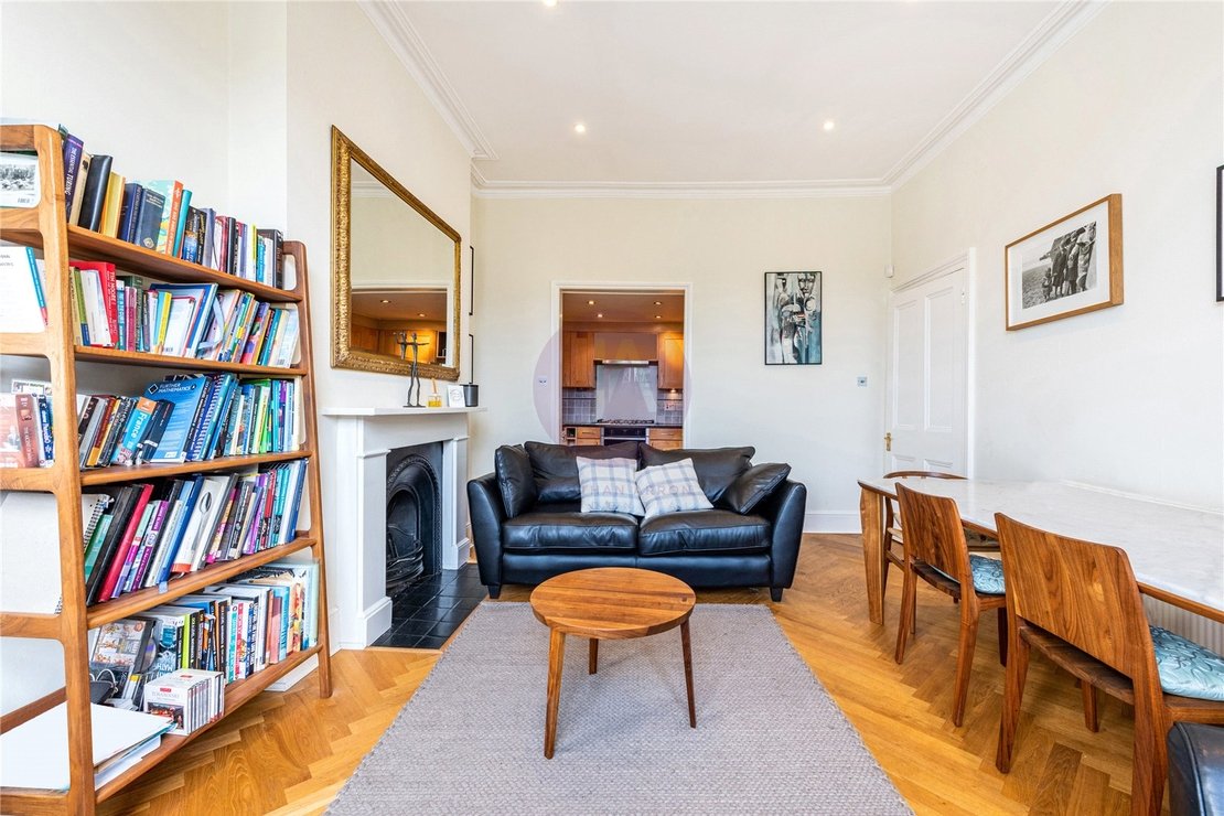 2 bedroom Flat for sale in Castellain Road-view8
