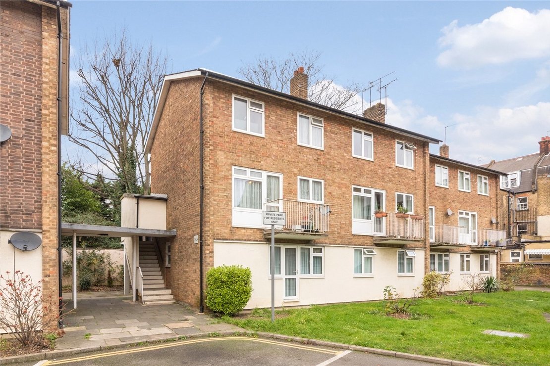 3 bedroom Flat,Maisonette for sale in Cavendish Close-view5