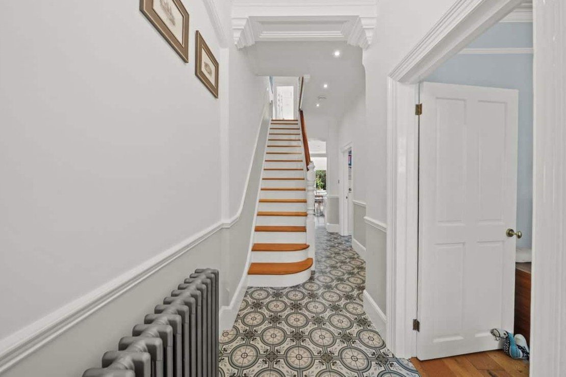 4 bedroom House for sale in Chandos Road-view9