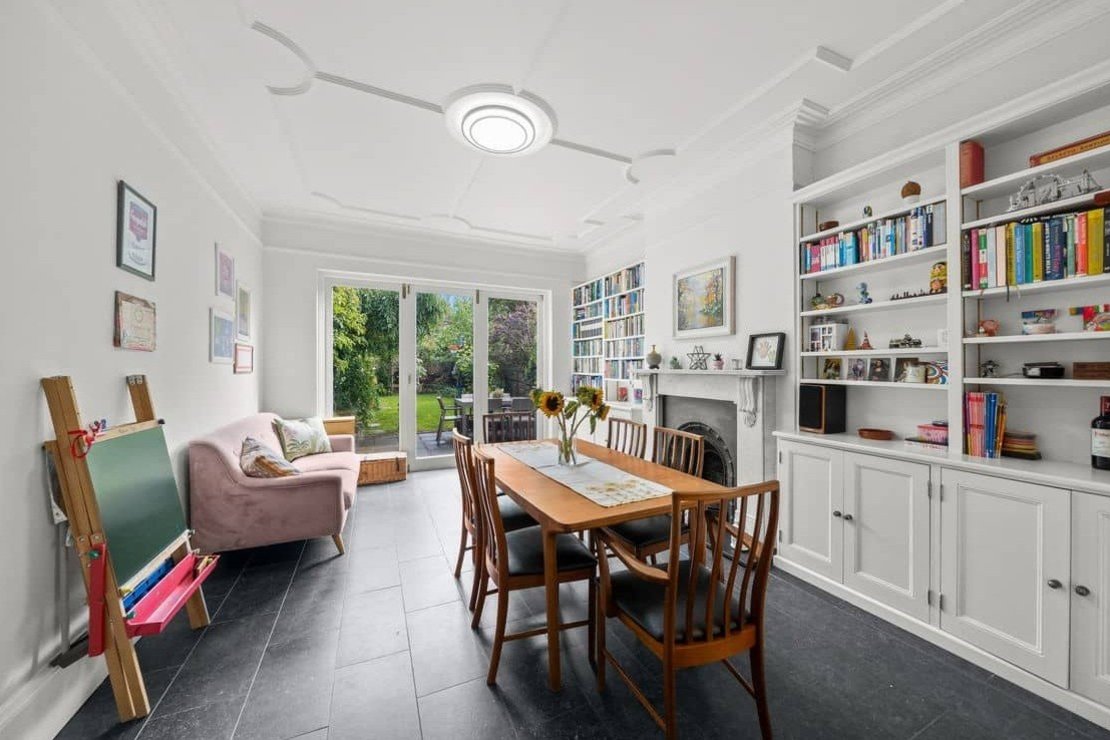 4 bedroom House for sale in Chandos Road-view3