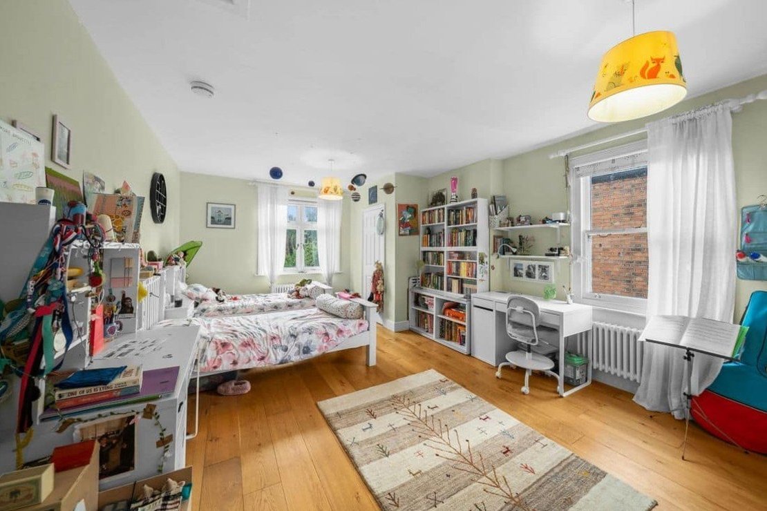 4 bedroom House for sale in Chandos Road-view12