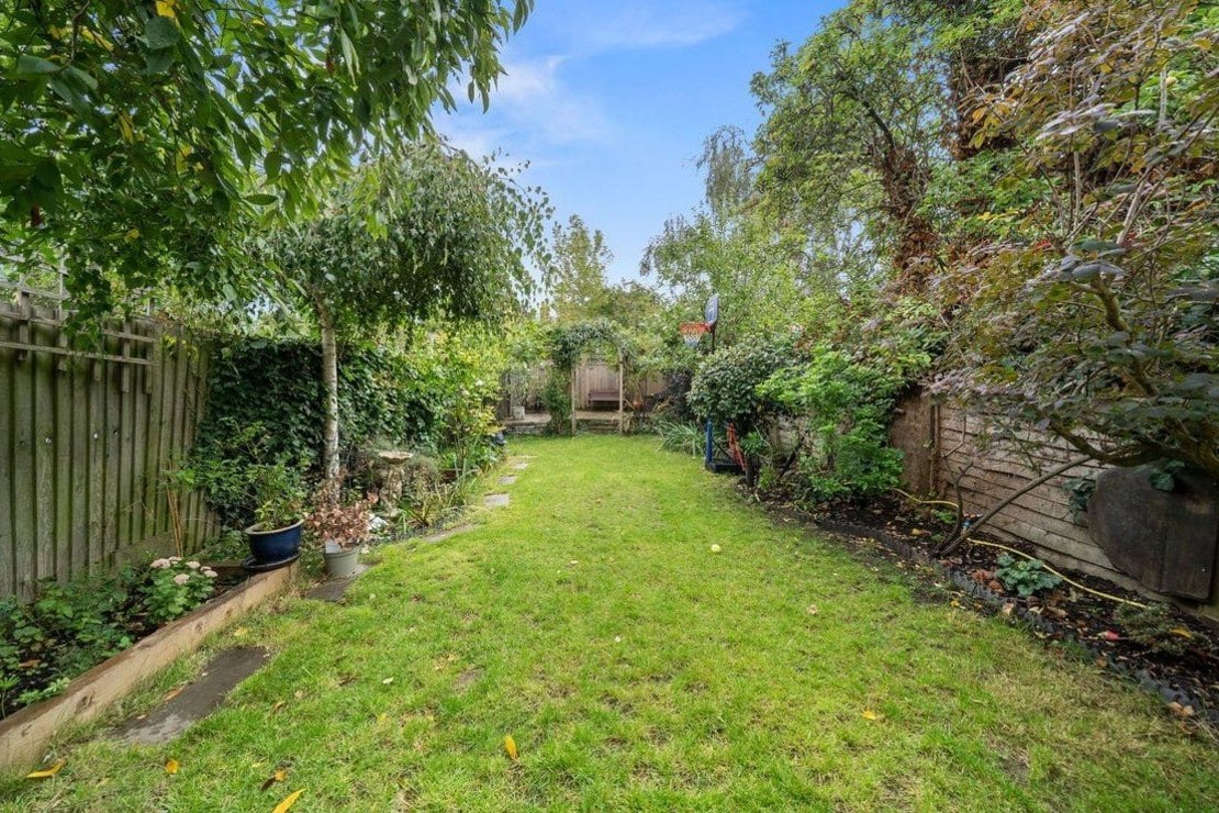 4 bedroom House for sale in Chandos Road-view5