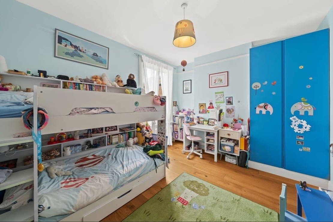 4 bedroom House for sale in Chandos Road-view13