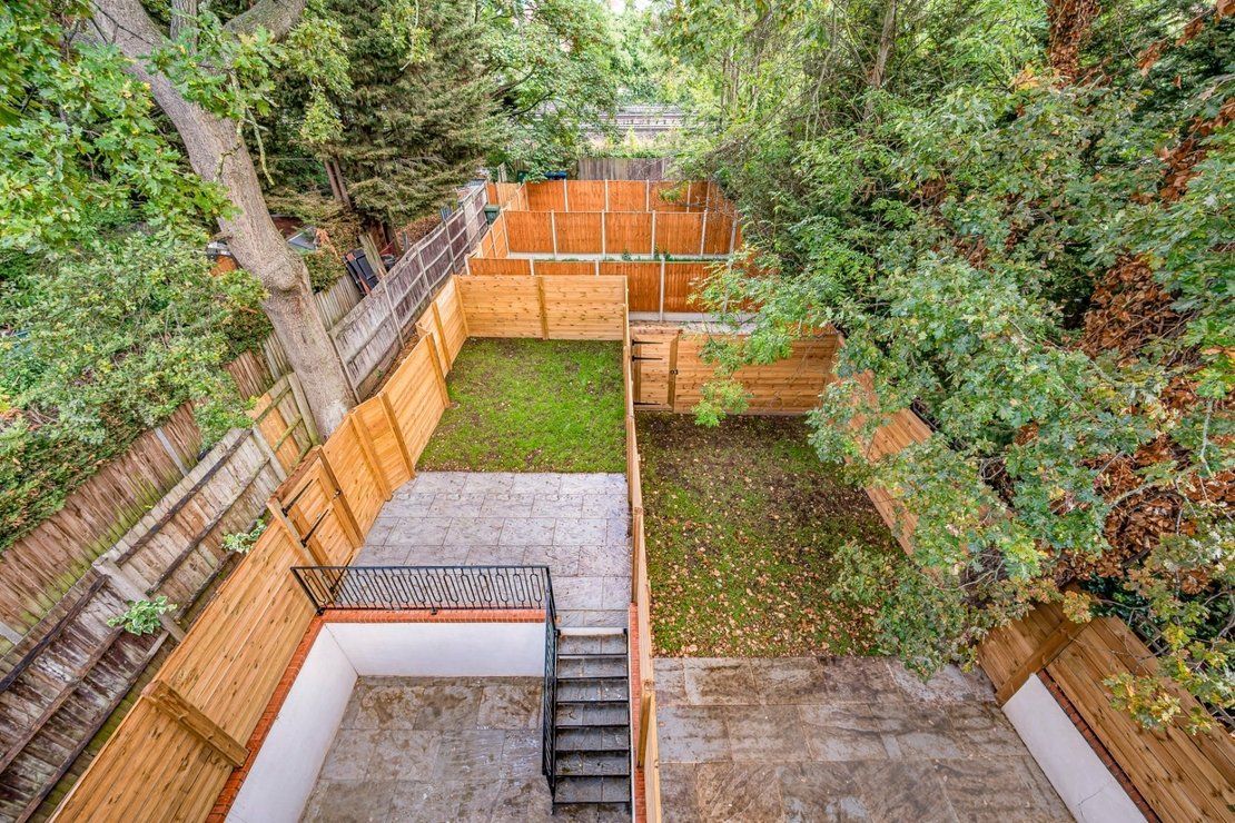 3 bedroom Maisonette for sale in Chatsworth Road-view14