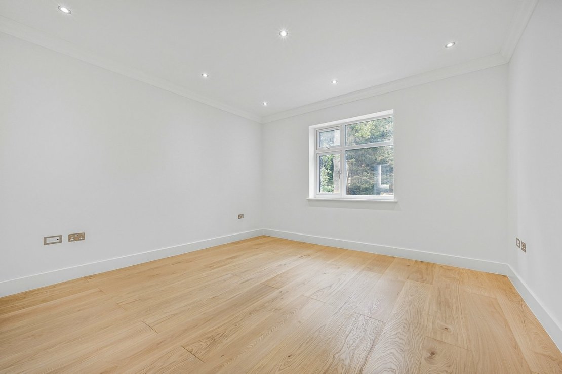 3 bedroom Maisonette for sale in Chatsworth Road-view10