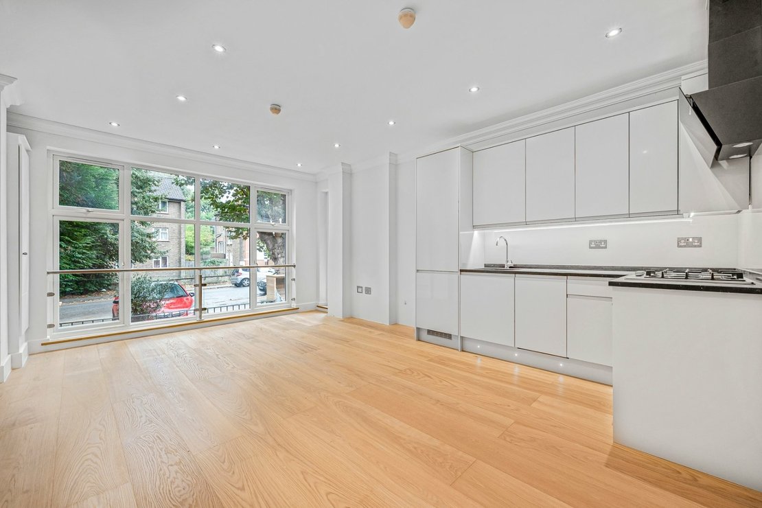 1 bedroom Flat for sale in Chatsworth Road-view2