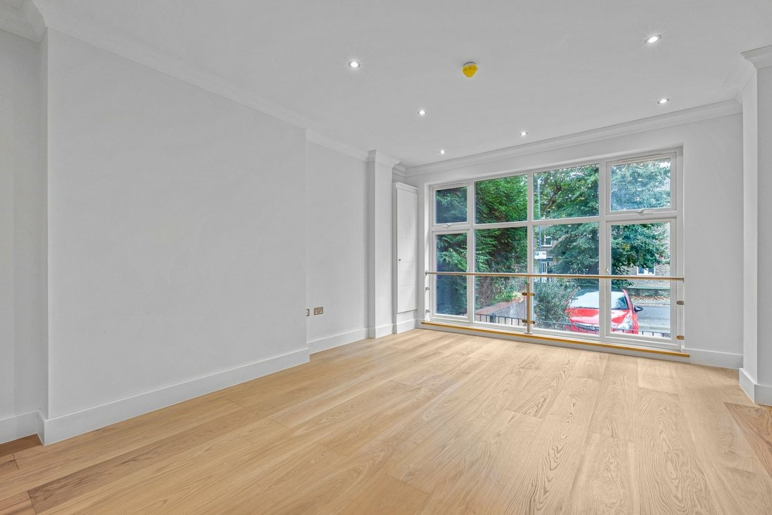 1 bedroom Flat for sale in Chatsworth Road-view7