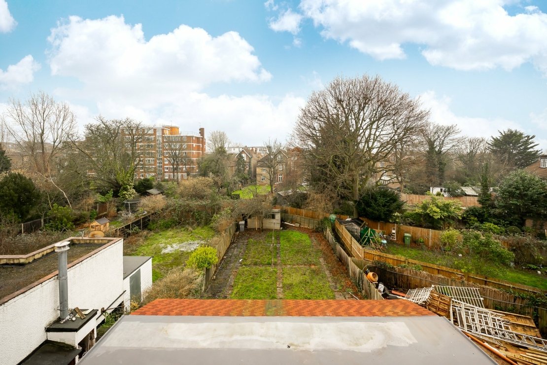 2 bedroom Flat for sale in Chatsworth Road-view13