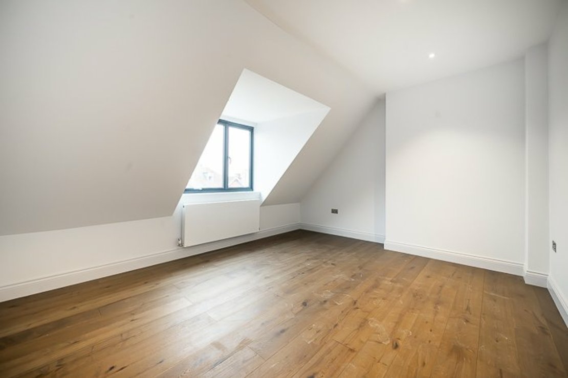 2 bedroom Flat for sale in Chatsworth Road-view9