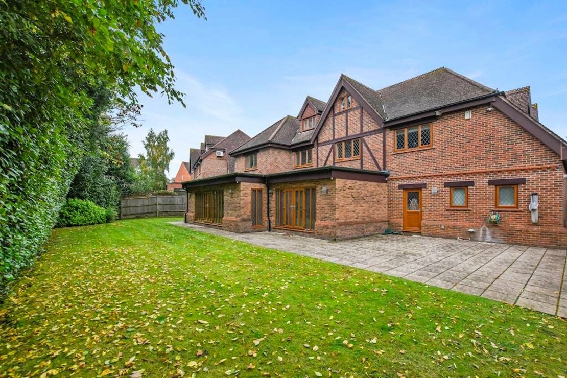 6 bedroom House for sale in Cherry Tree Way-view16