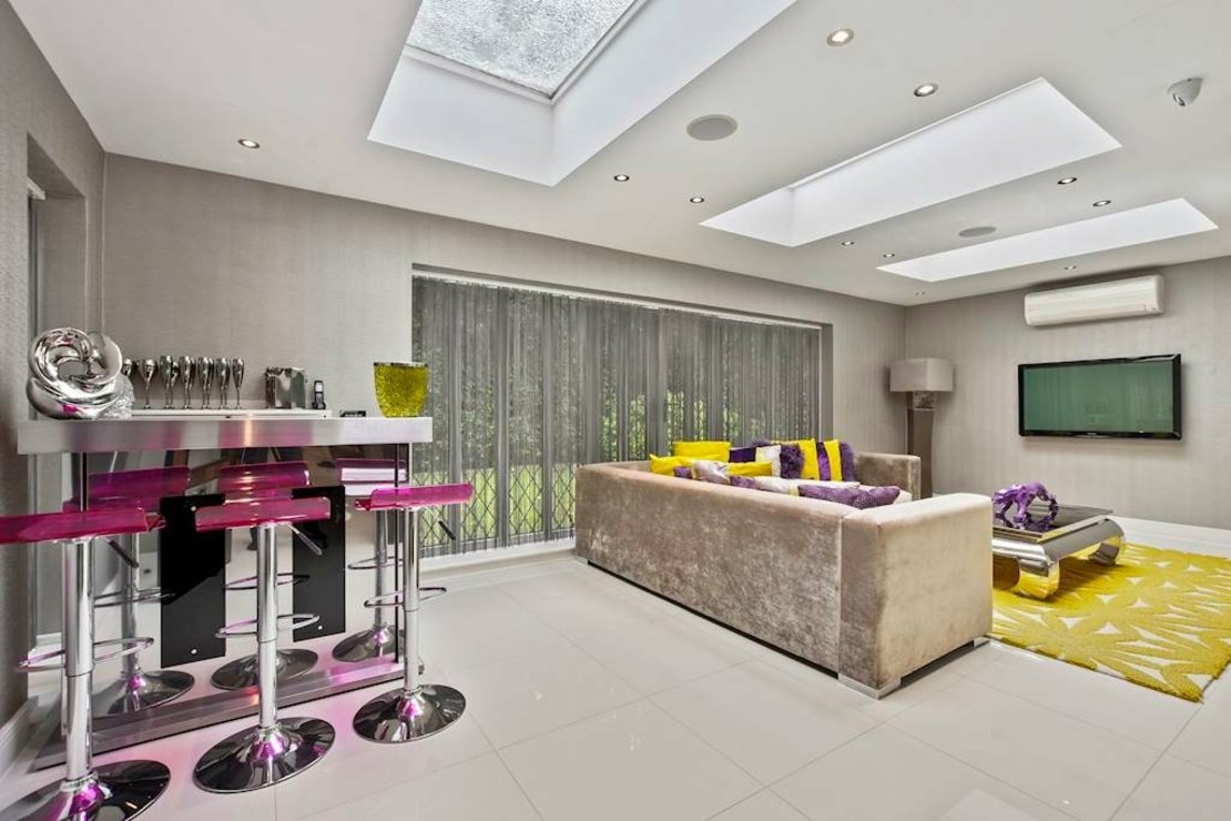 6 bedroom House for sale in Cherry Tree Way-view5