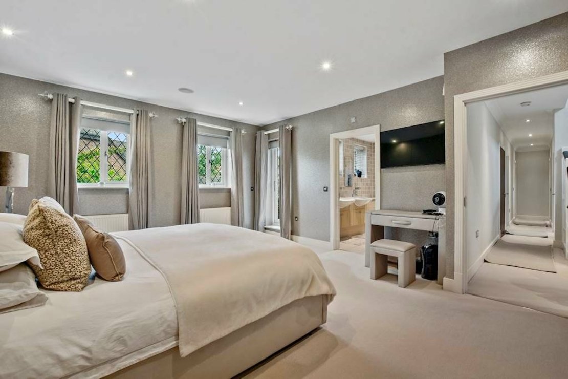 6 bedroom House for sale in Cherry Tree Way-view10
