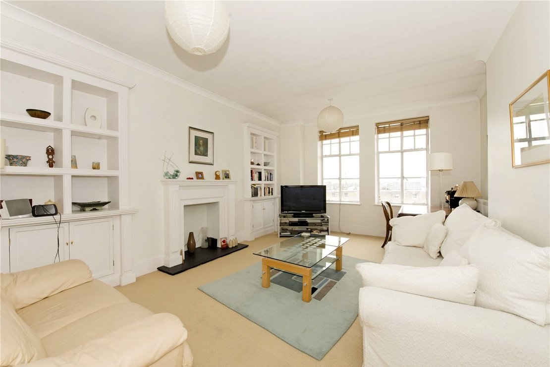 2 bedroom Flat for sale in Clive Court-view1