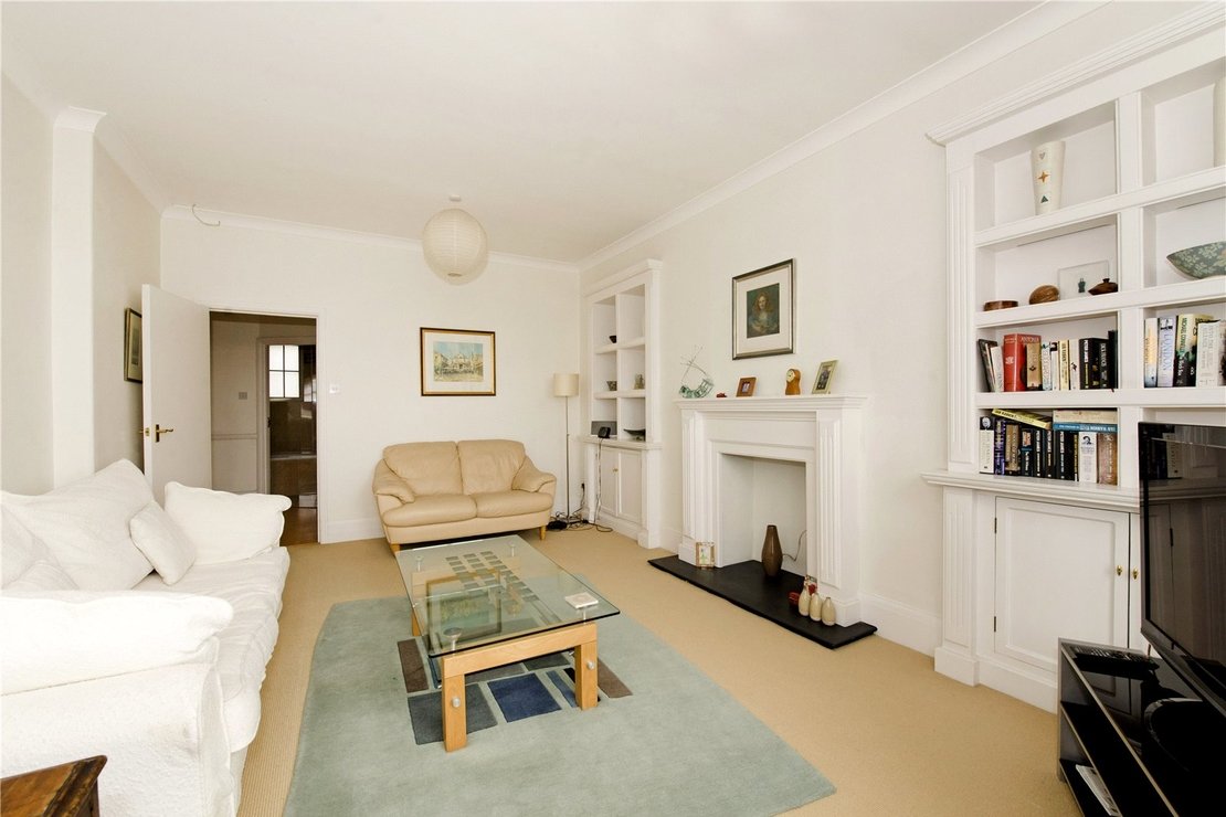 2 bedroom Flat for sale in Clive Court-view3