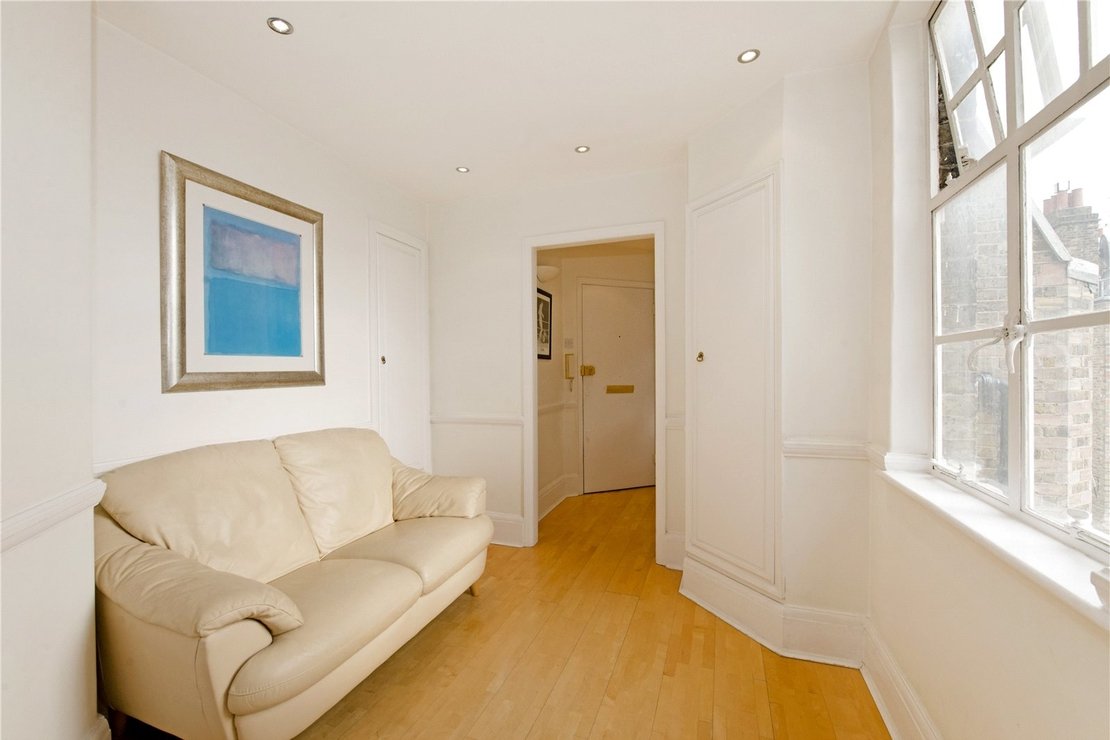 2 bedroom Flat for sale in Clive Court-view9