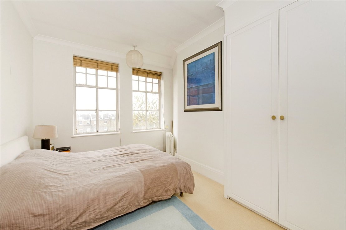 2 bedroom Flat for sale in Clive Court-view5
